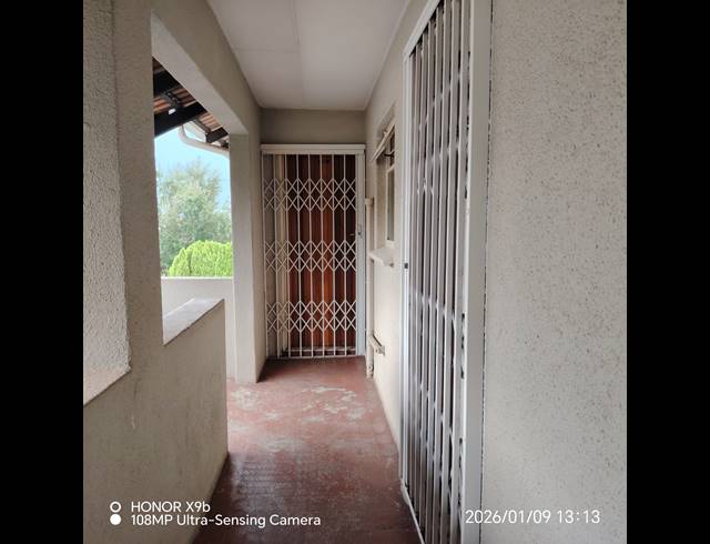 2 BEDROOM APARTMENT FOR SALE IN VORNA VALLEY